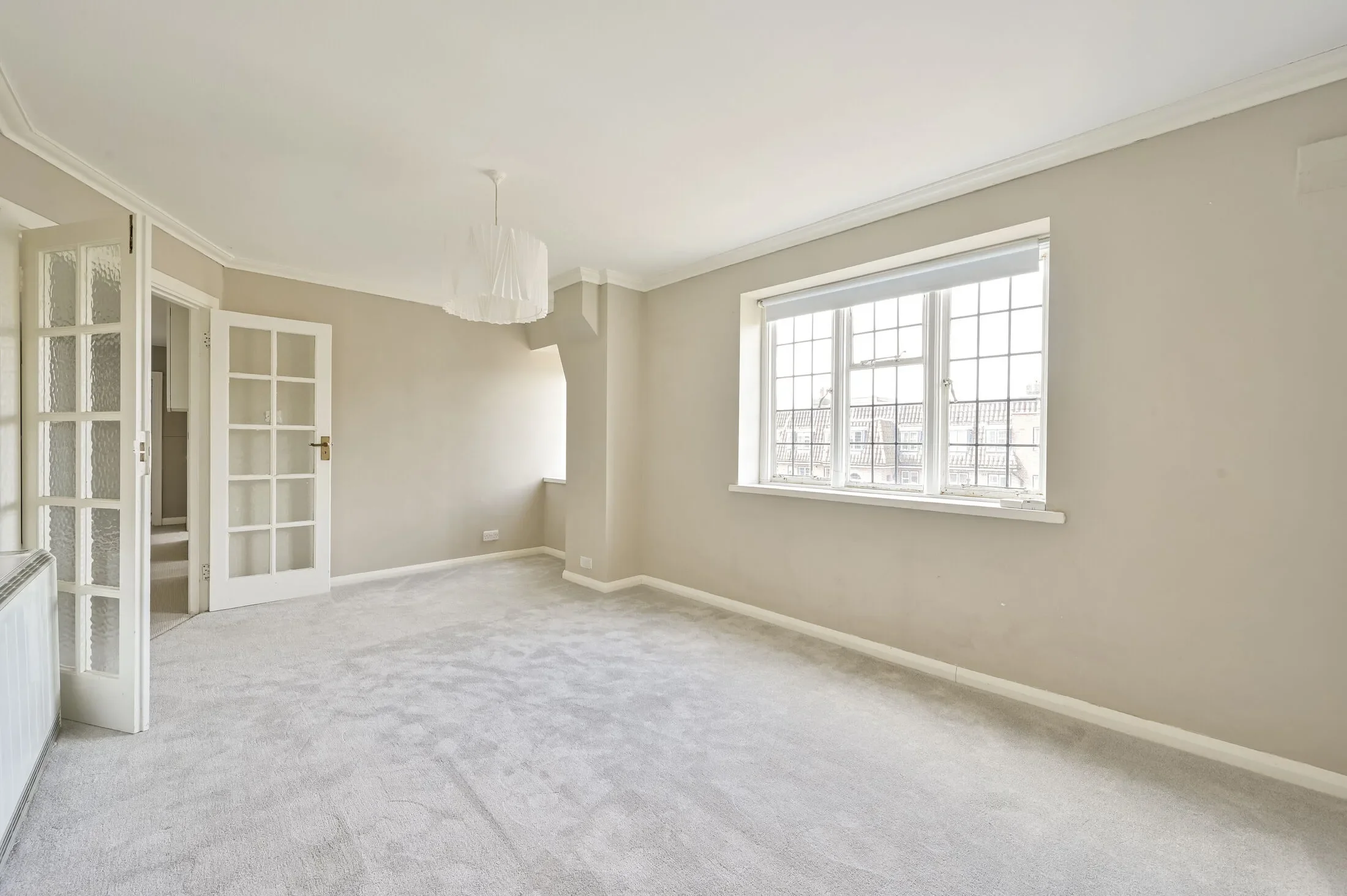 Flat Highlands Heath in Greater London