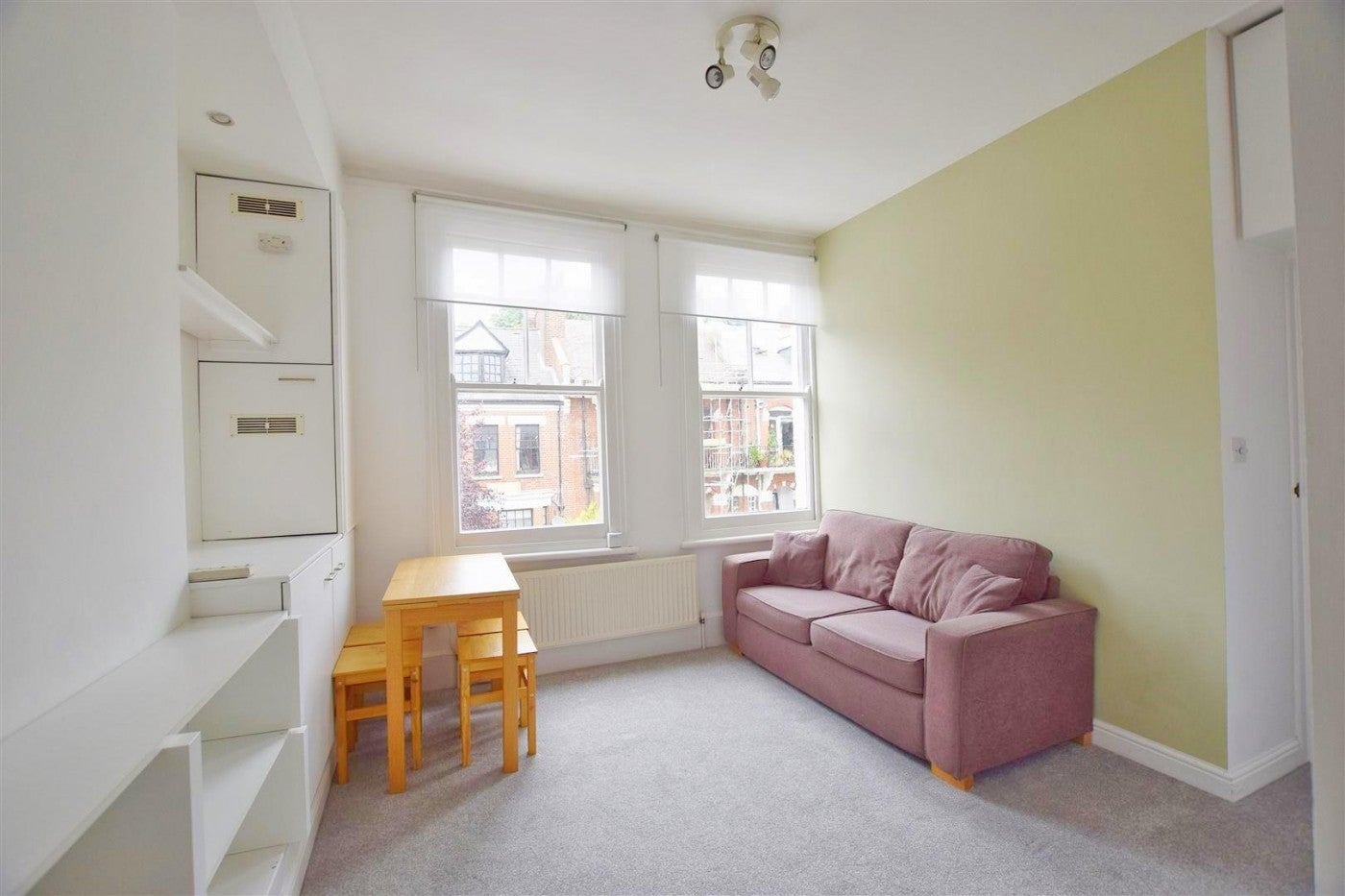 Flat Dennington Park Road in Greater London