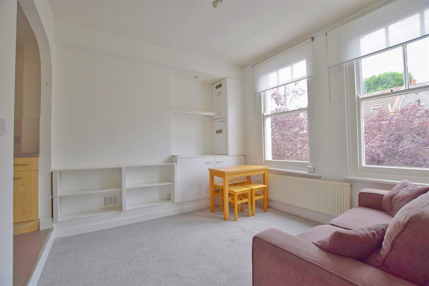 Flat Dennington Park Road in Greater London