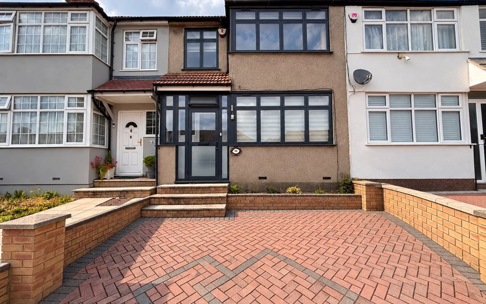 House Brent Park Road in Greater London