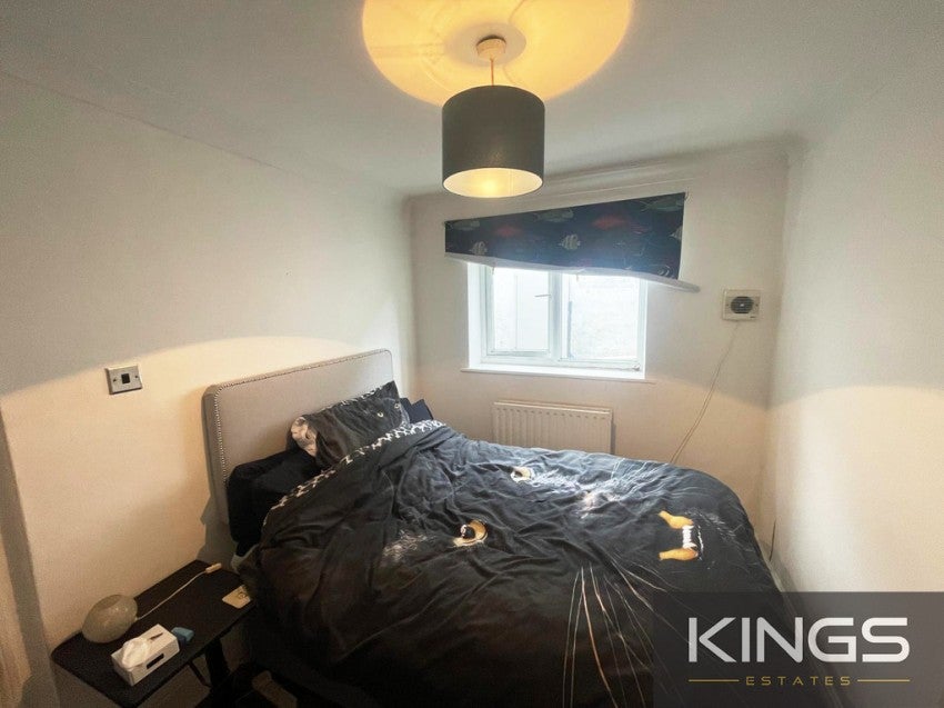Flat Brintons Terrace in Southampton