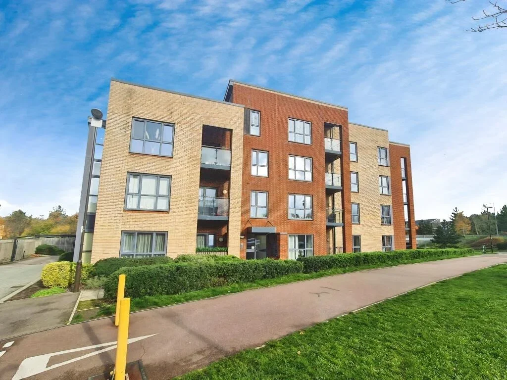 Flat Ada Walk in Milton Keynes
