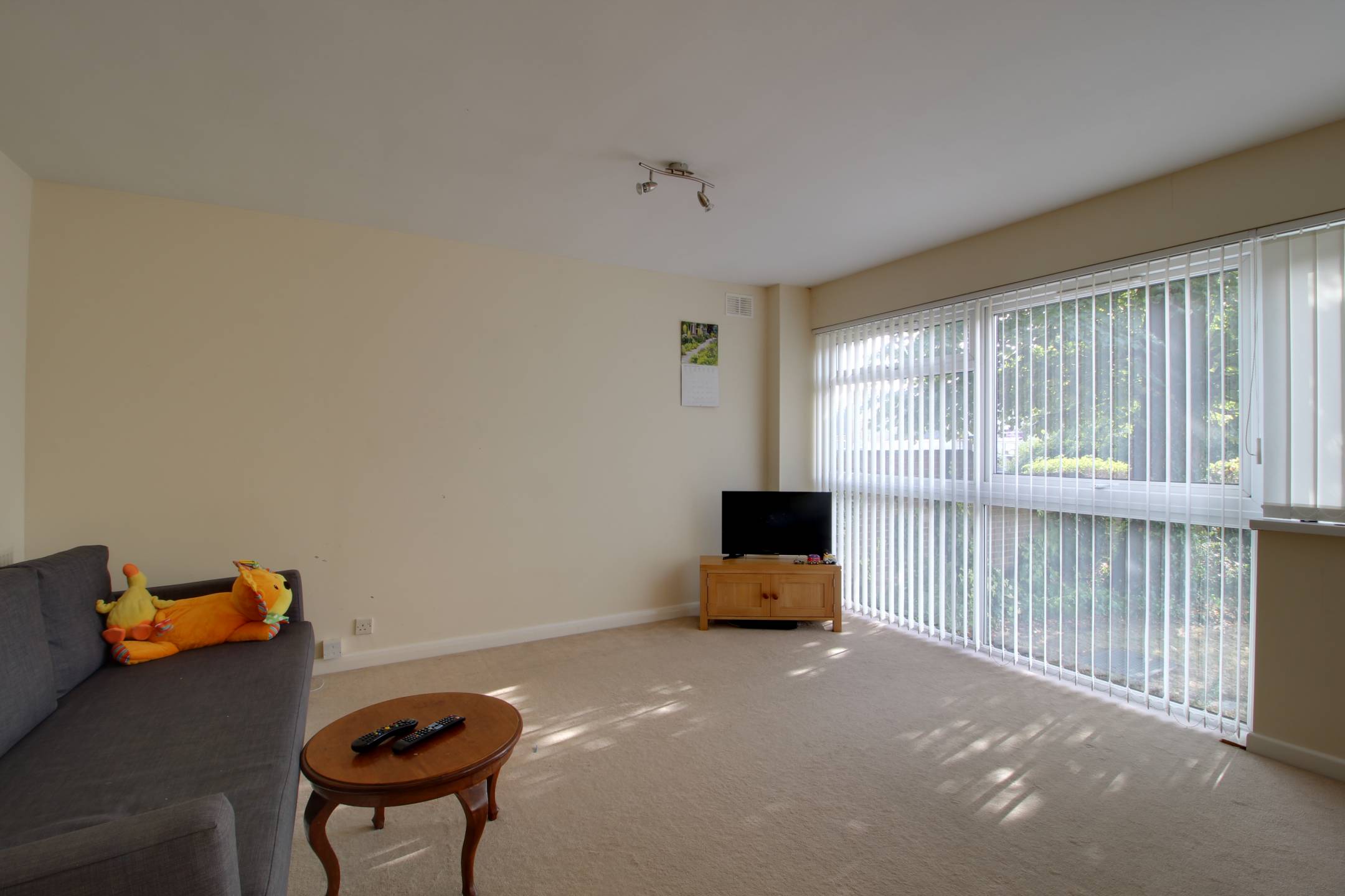 Flat Chatsworth Road in Greater London