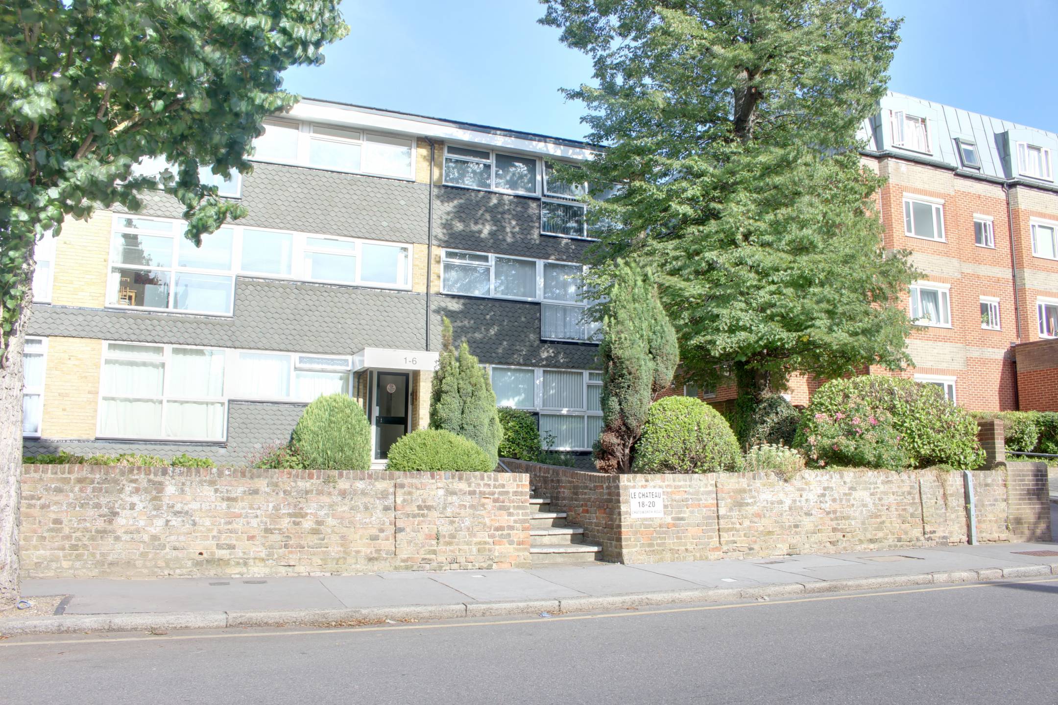 Flat Chatsworth Road in Greater London