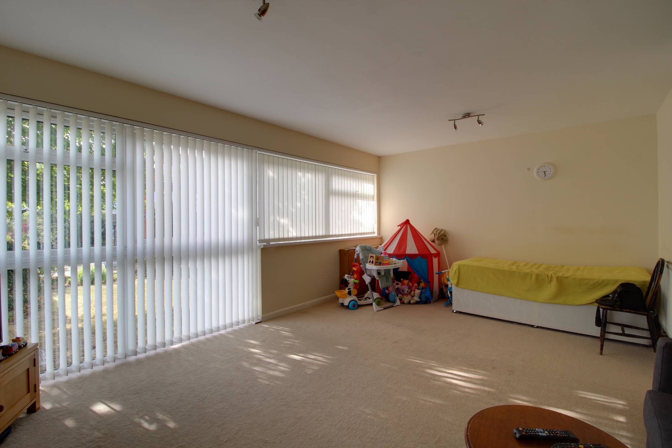 Flat Chatsworth Road in Greater London
