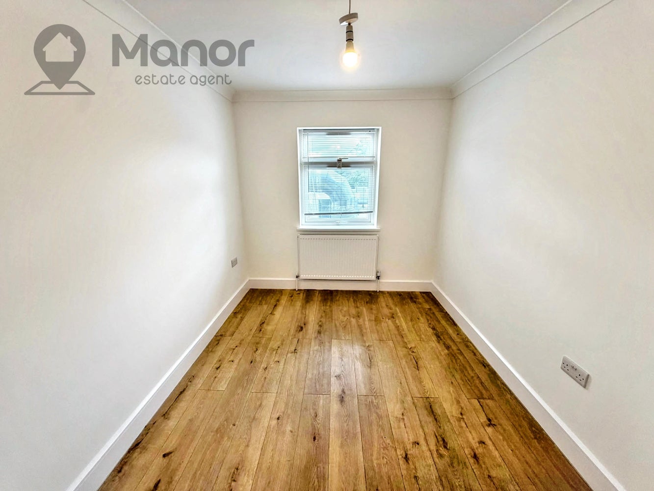 Flat Ilford Lane in Greater London
