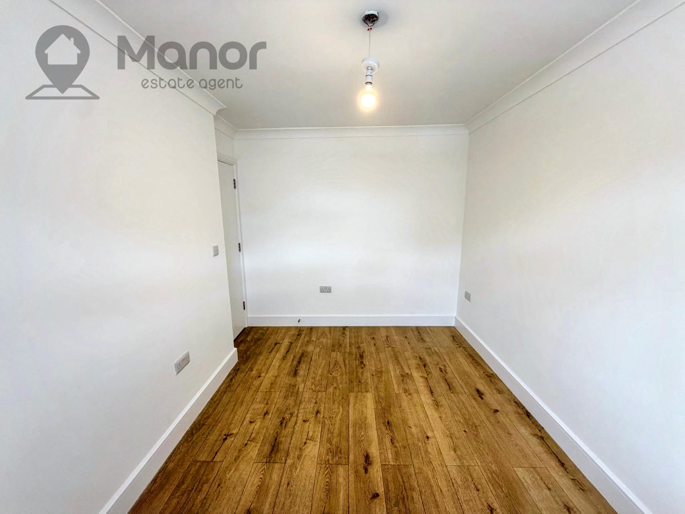 Flat Ilford Lane in Greater London