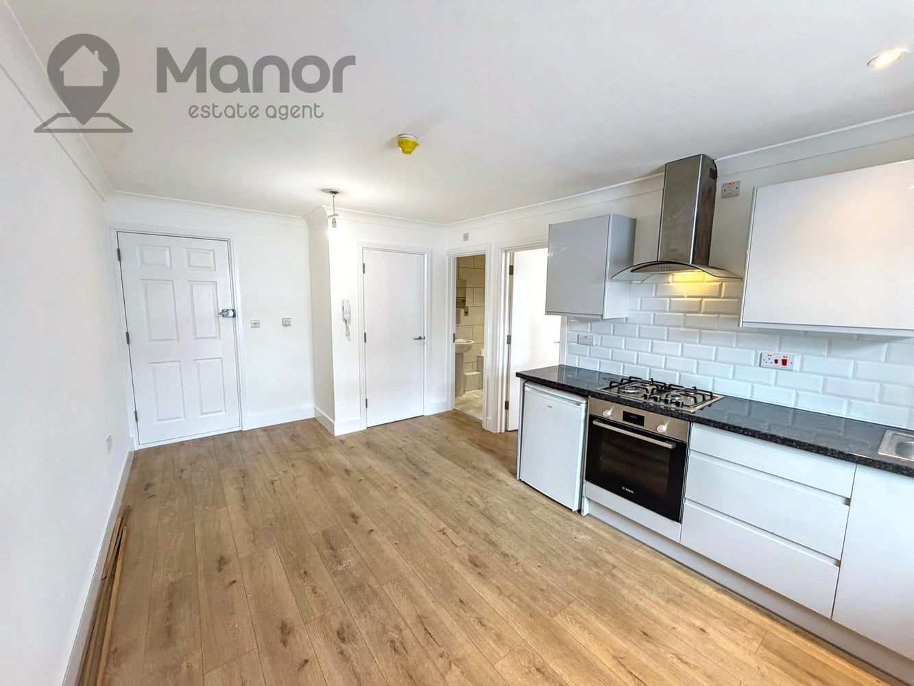 Flat Ilford Lane in Greater London
