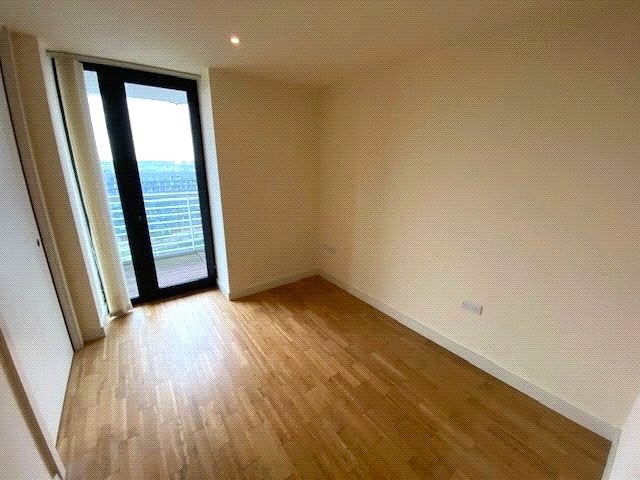 Flat Kelso Place in Manchester