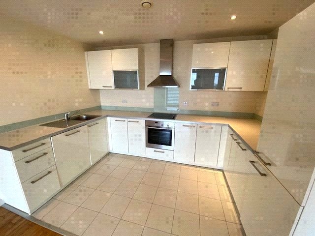 Flat Kelso Place in Manchester