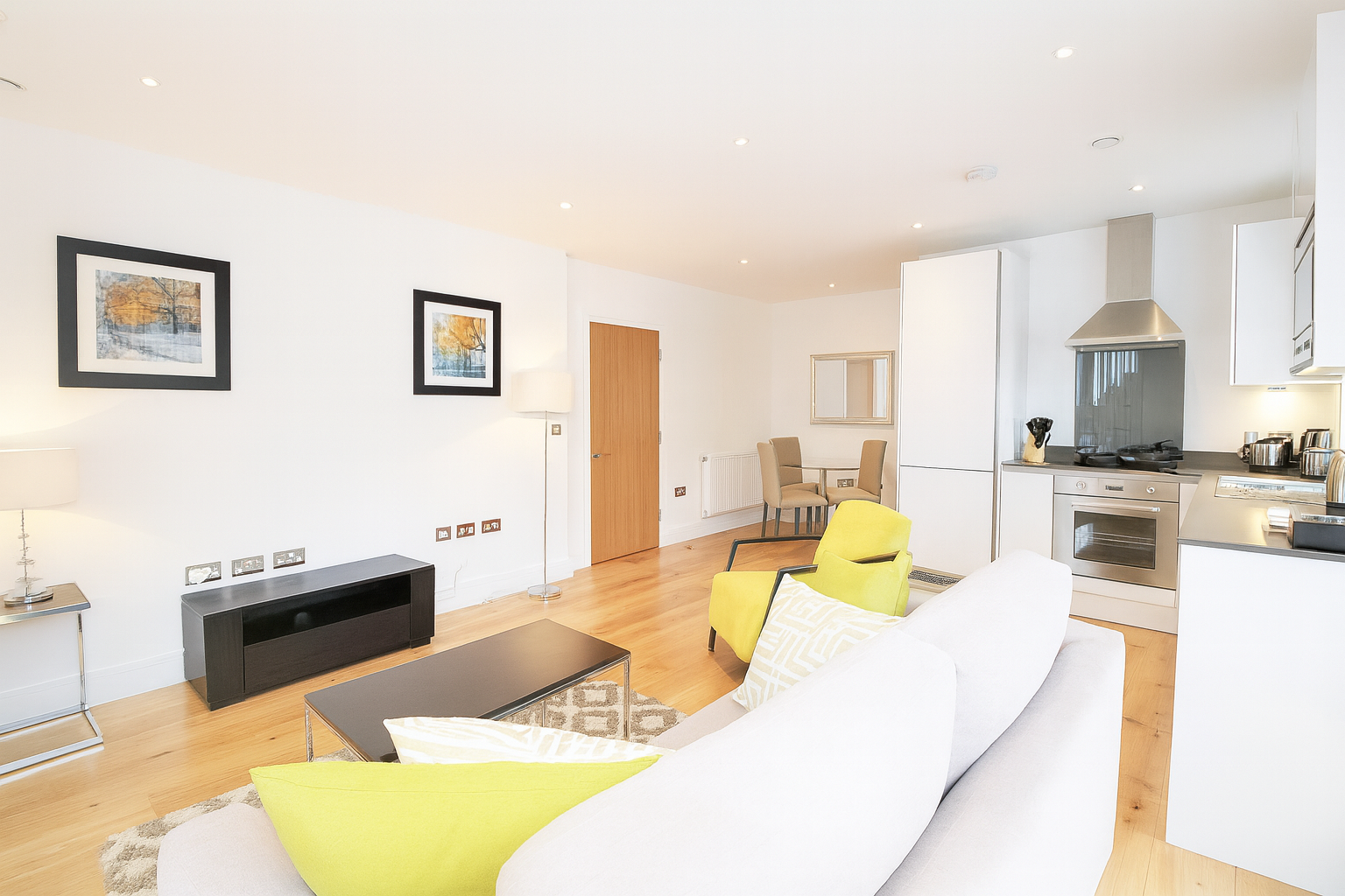 Flat Nelson Street in Greater London