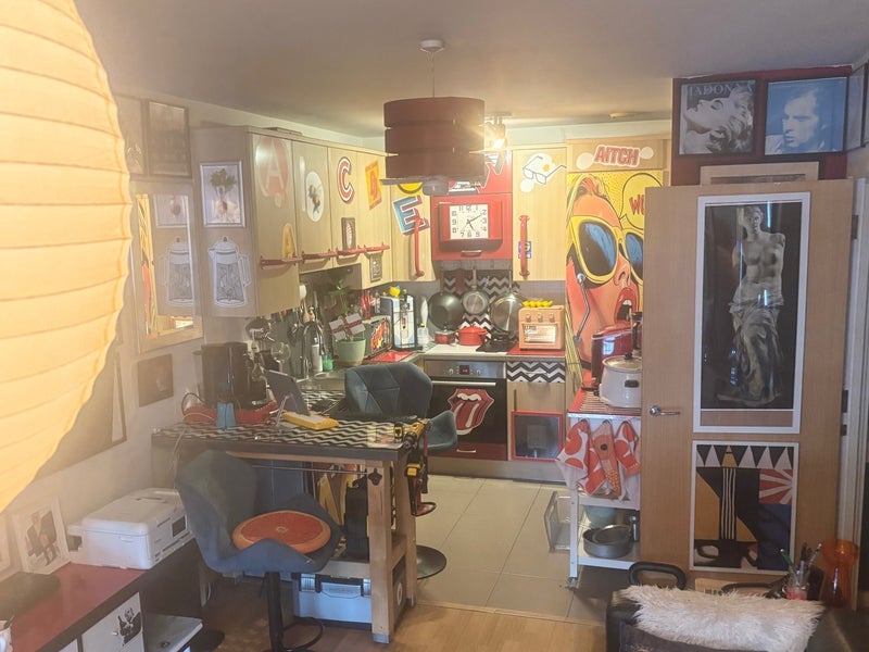 Room Point Pleasant in Greater London