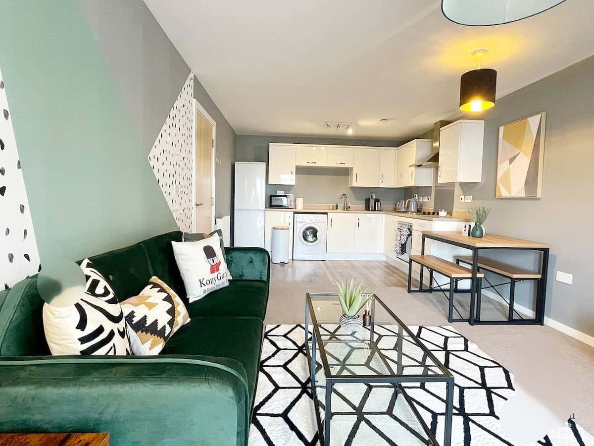 Flat Elmira Way in Salford