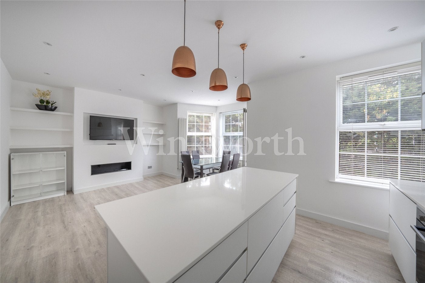 Flat Hendon Way in Greater London