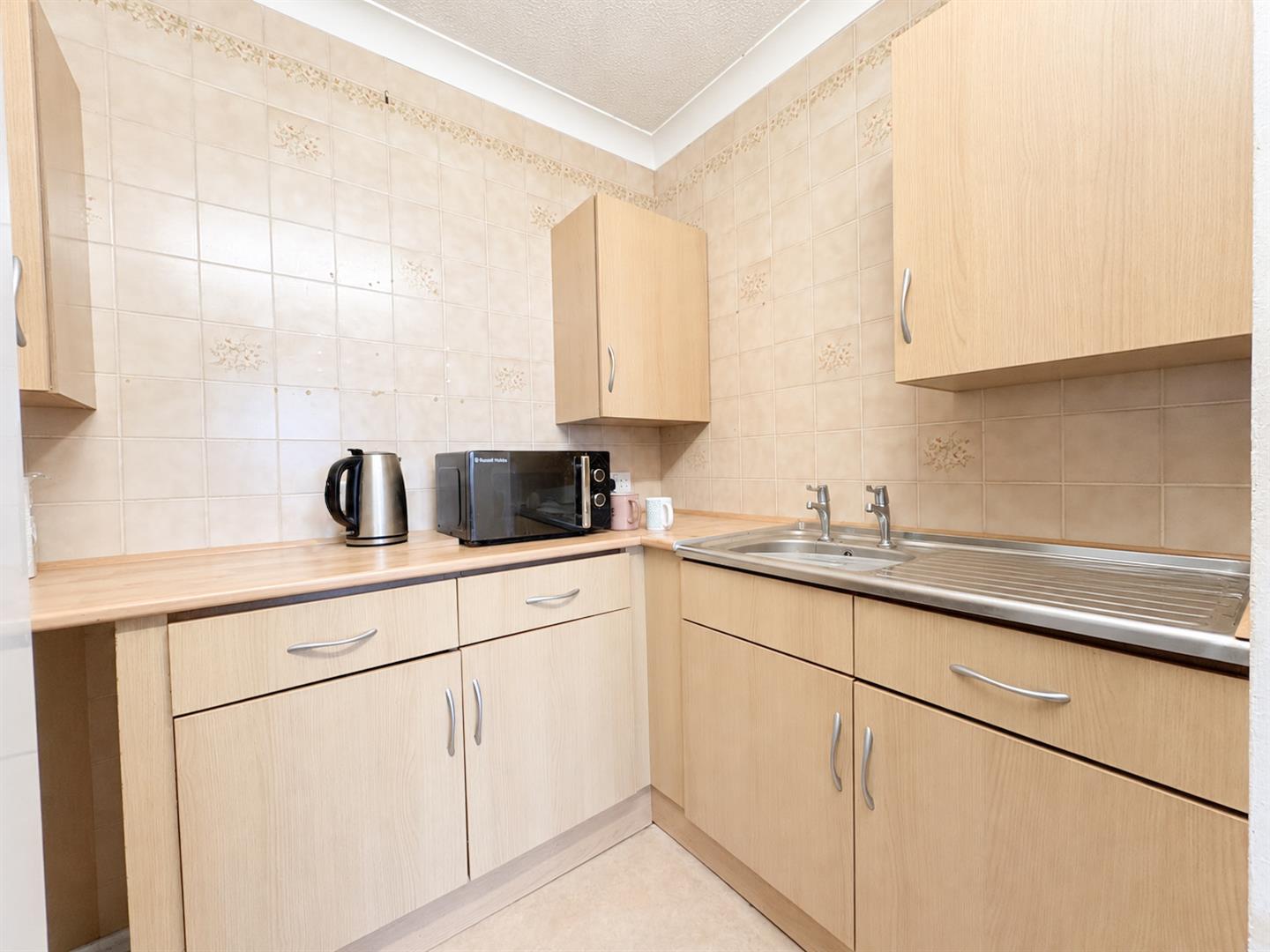 Flat Denmark Place in St Leonards