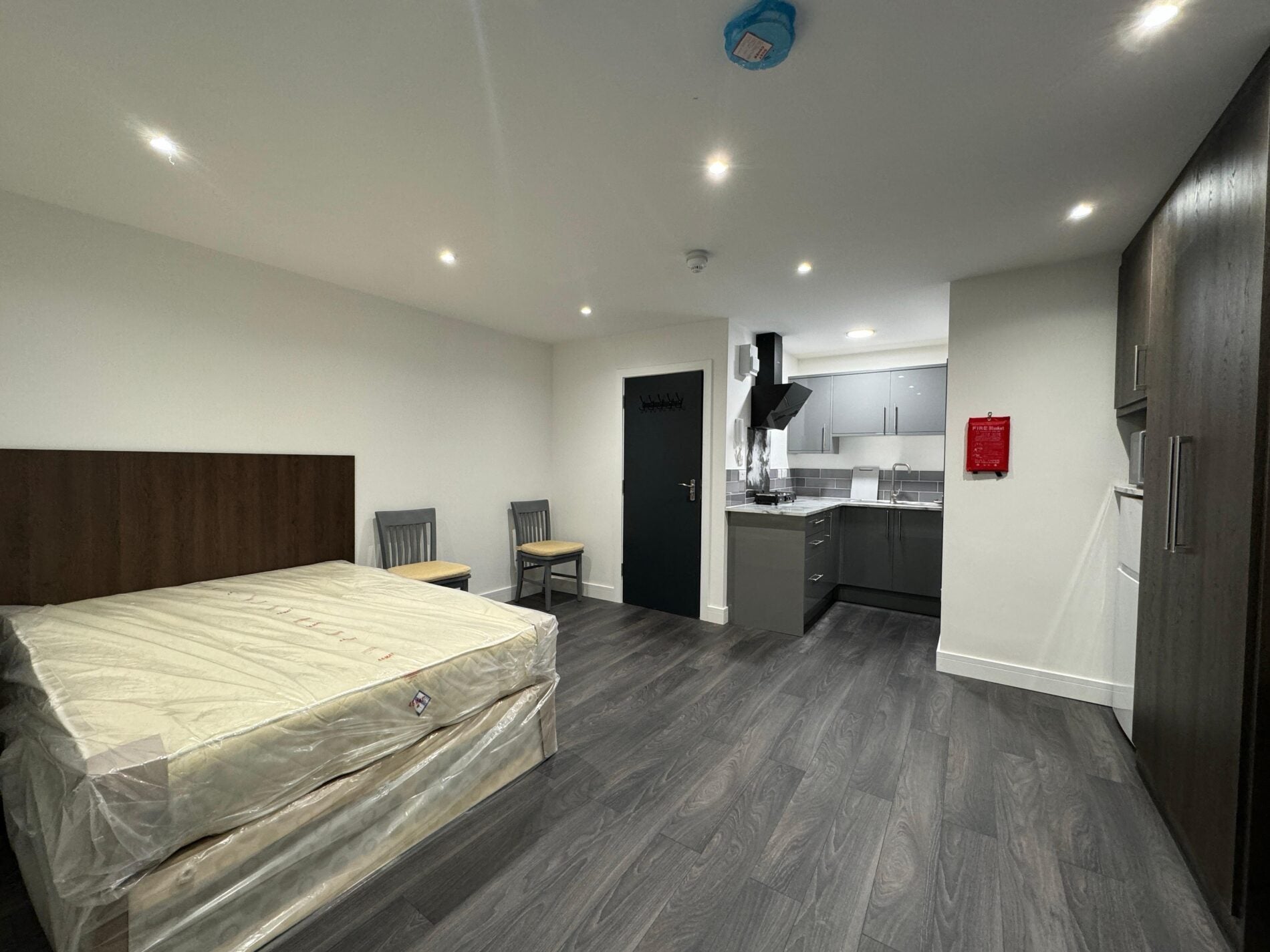 Flat Great West Road in Greater London