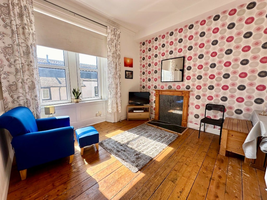 Flat Adelphi Grove in City of Edinburgh