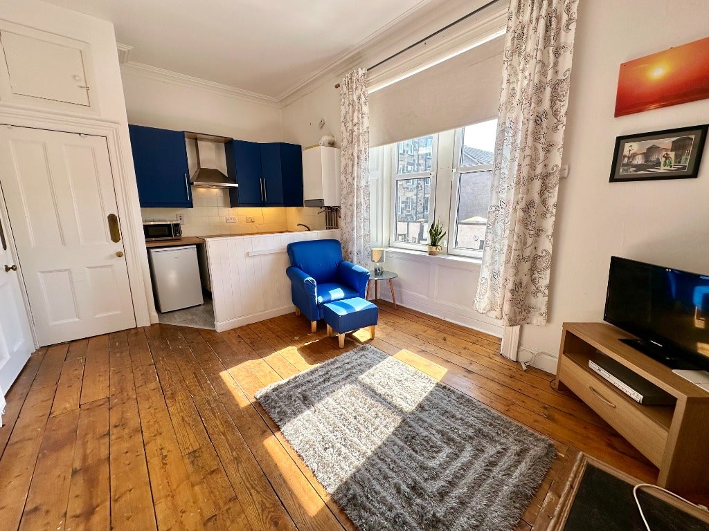 Flat Adelphi Grove in City of Edinburgh