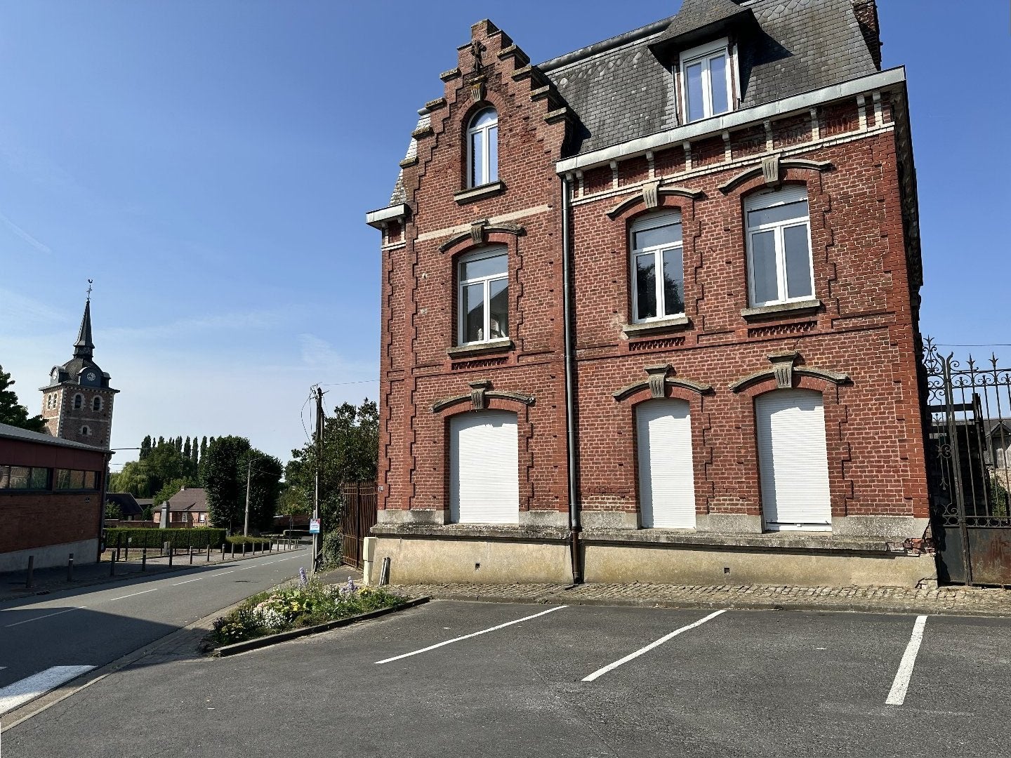 Appartement Place Irène Carlier à Vertain