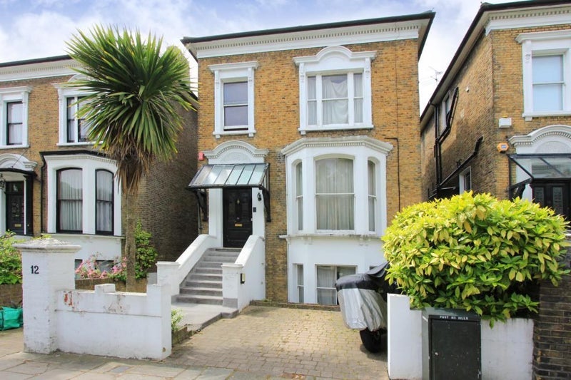 Room Eaton Rise in Greater London