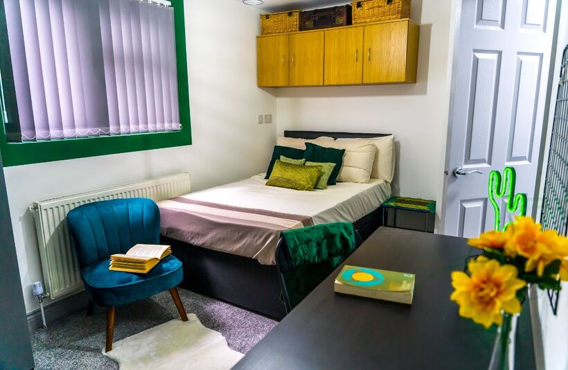 Room Terry Road in Coventry