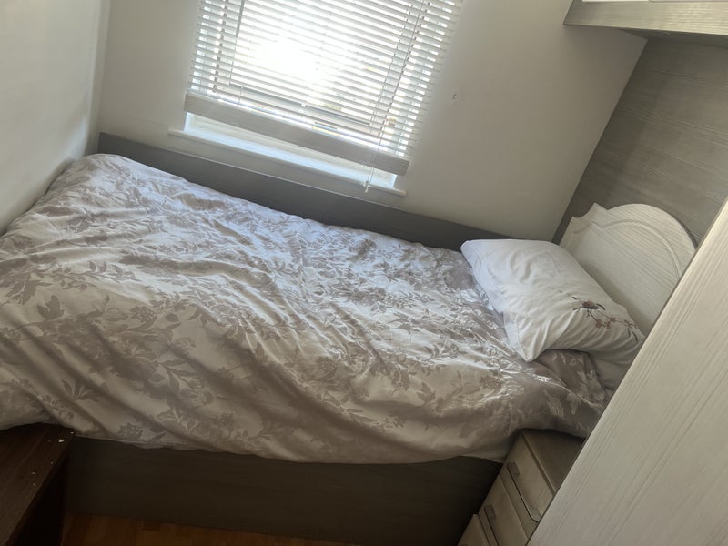 Room Bedfont Close in Greater London