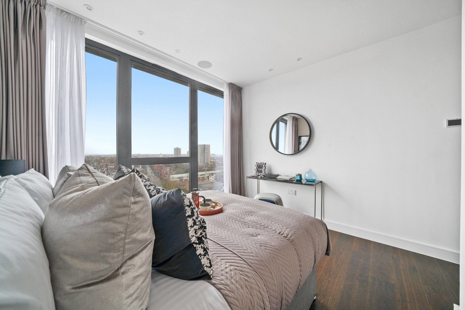 Flat Finchley Road in Greater London