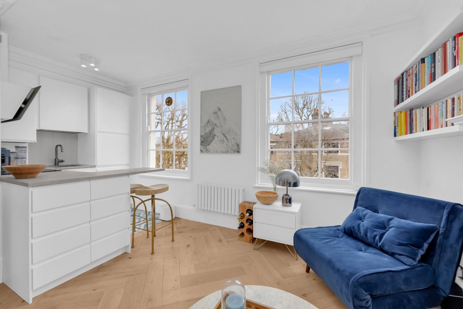 Flat Gloucester Crescent in Greater London