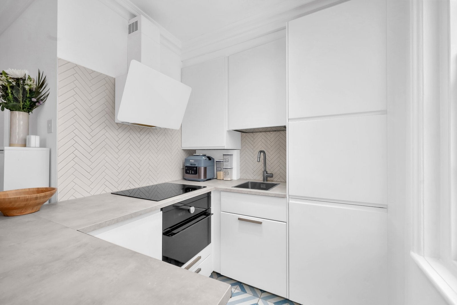 Flat Gloucester Crescent in Greater London