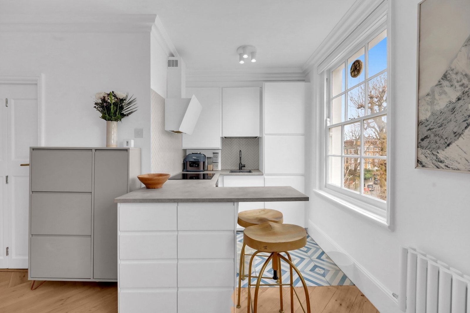 Flat Gloucester Crescent in Greater London