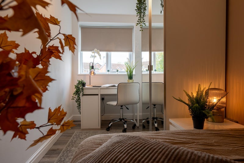 Room Bury New Road in Whitefield