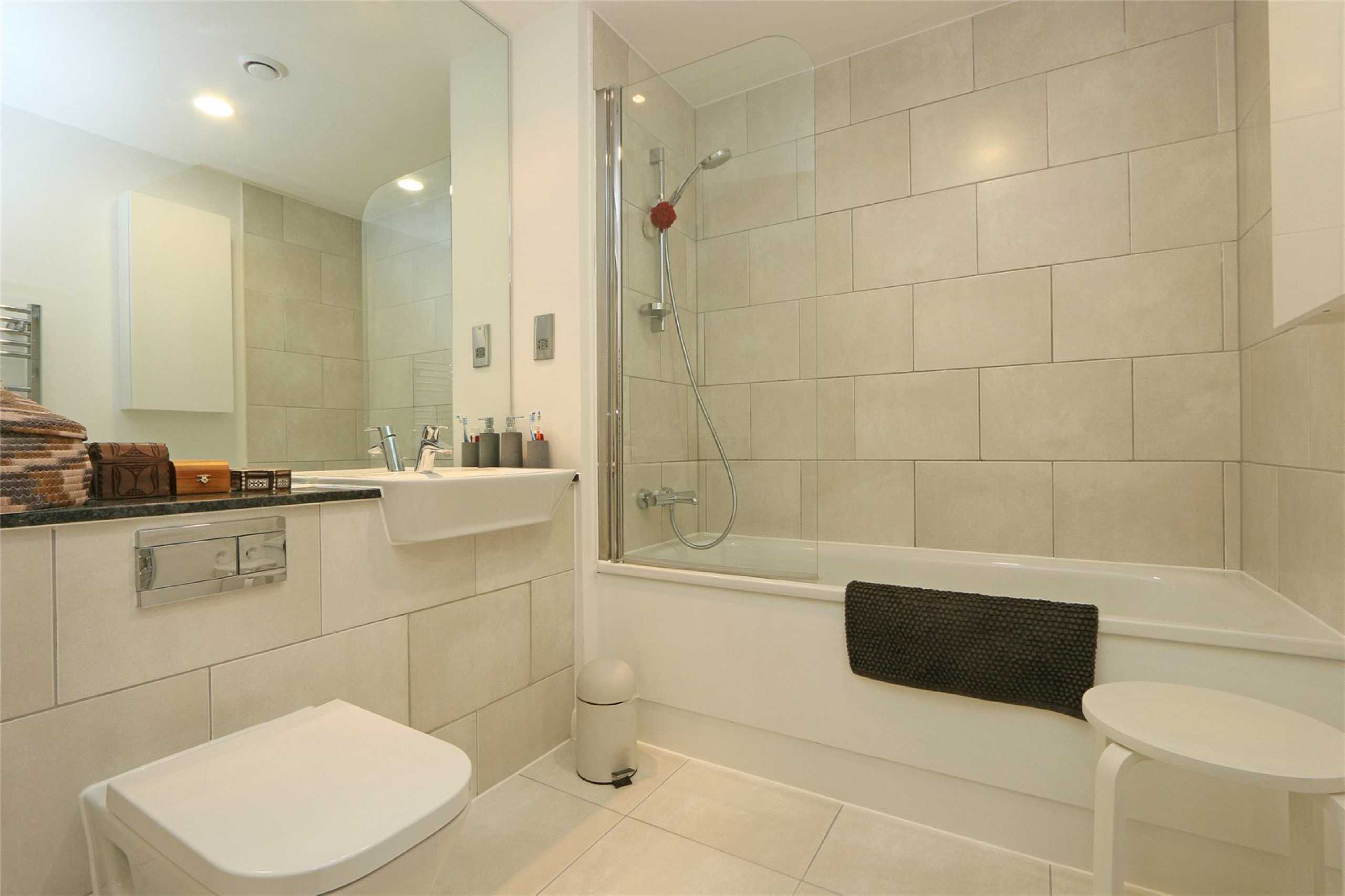 Flat Rushworth Street in Greater London