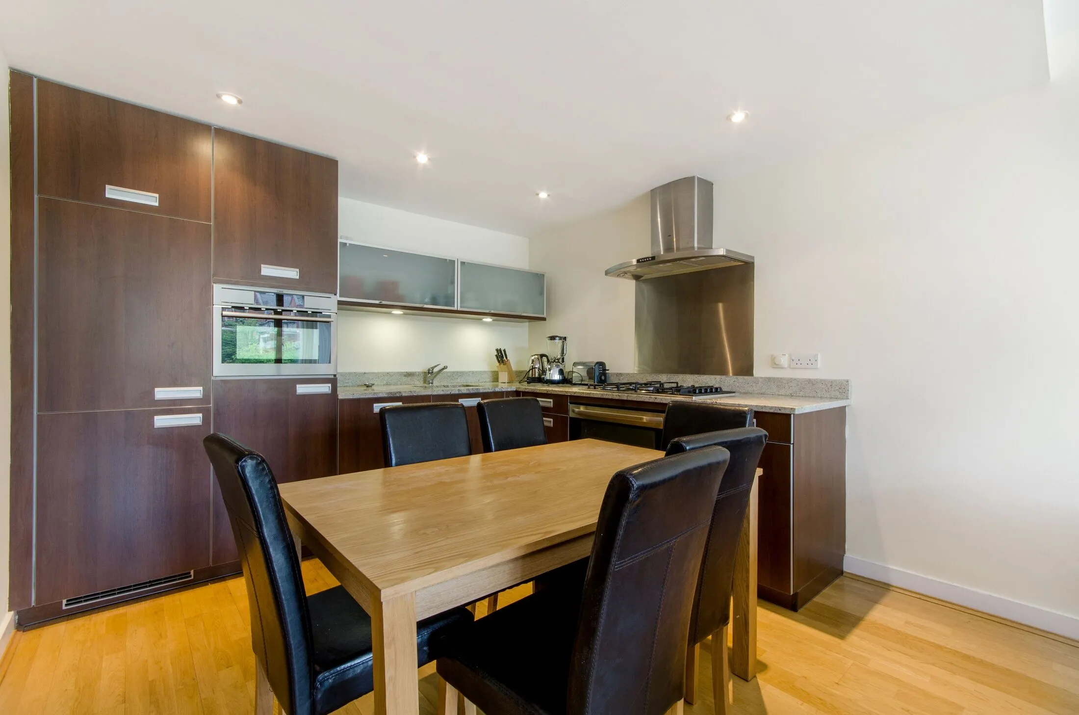 Flat Lymington Road in Greater London
