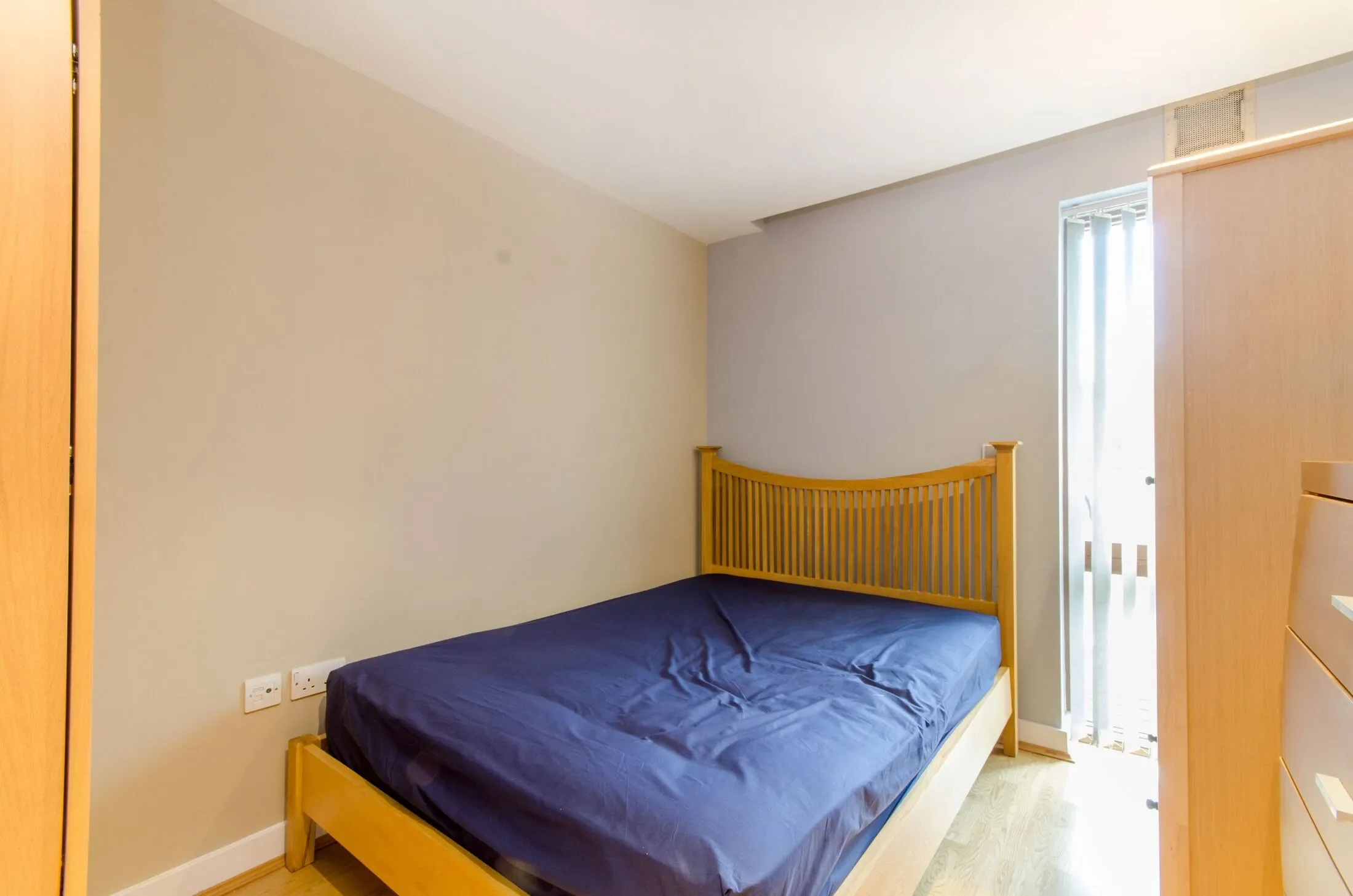 Flat Lymington Road in Greater London
