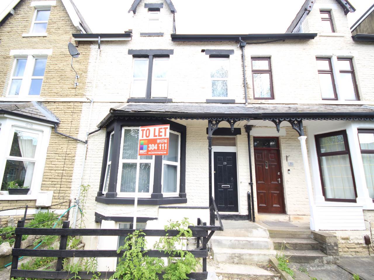 Flat Pemberton Drive in Bradford