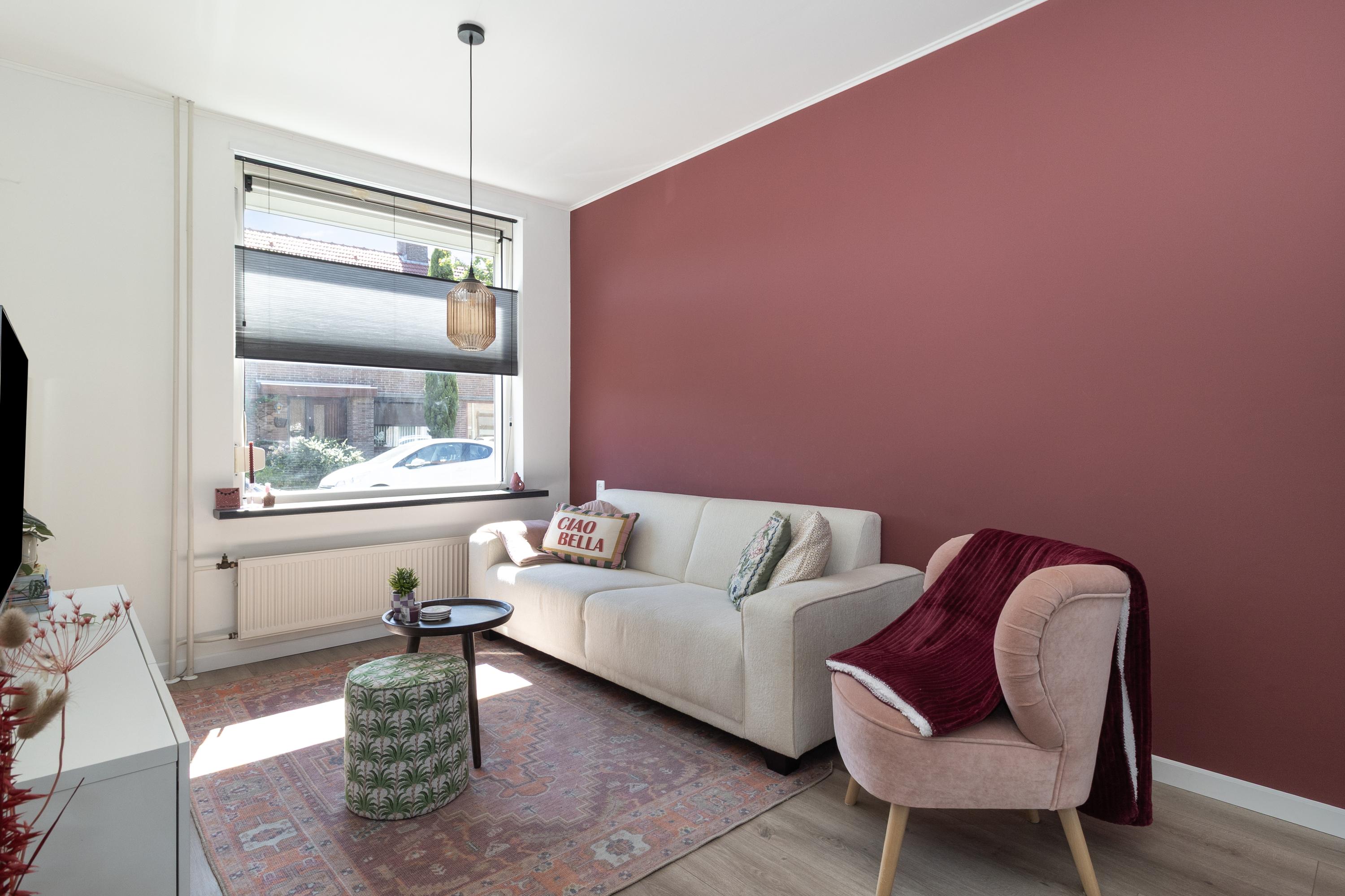Tussenwoning te koop: Nachtegaalstraat 52, Geleen