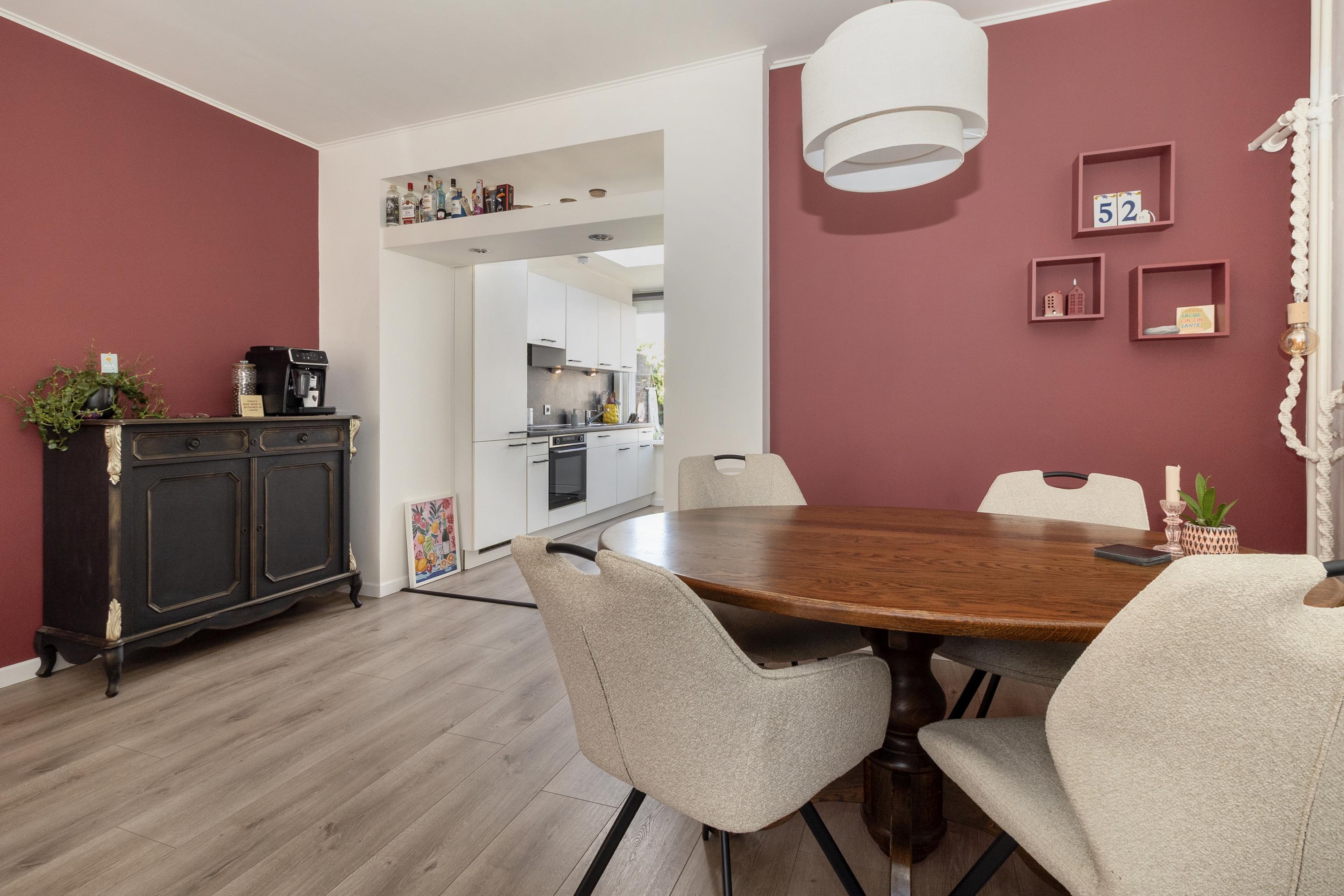 Tussenwoning te koop: Nachtegaalstraat 52, Geleen
