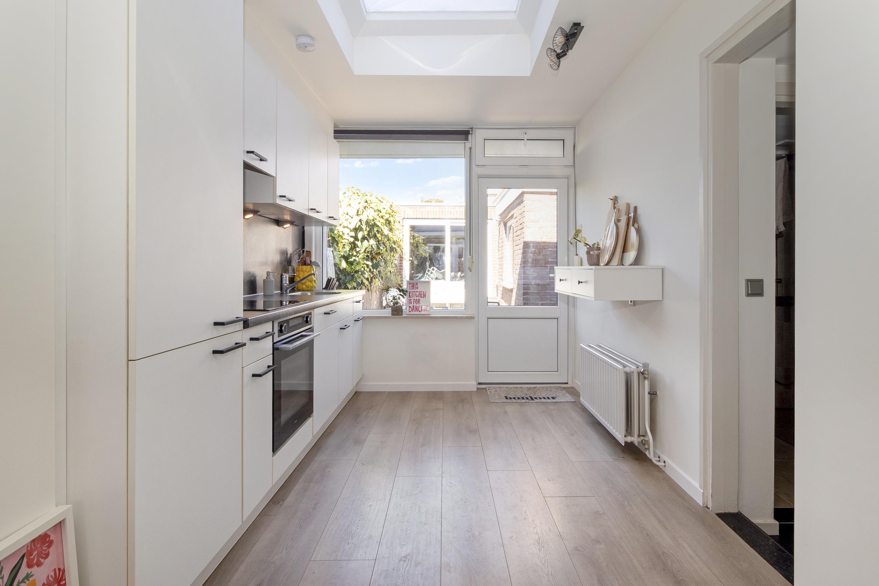 Tussenwoning te koop: Nachtegaalstraat 52, Geleen