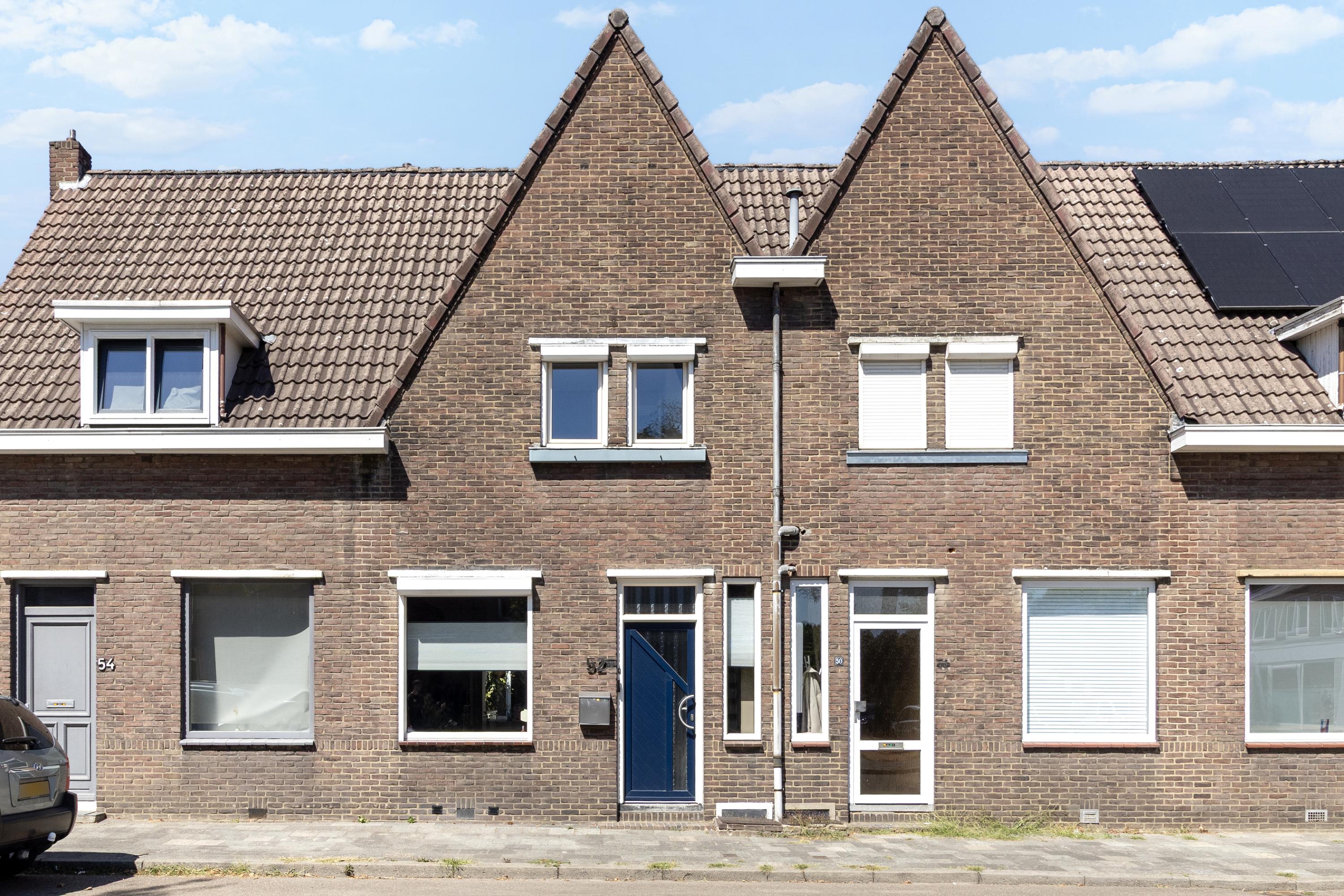 Tussenwoning te koop: Nachtegaalstraat 52, Geleen