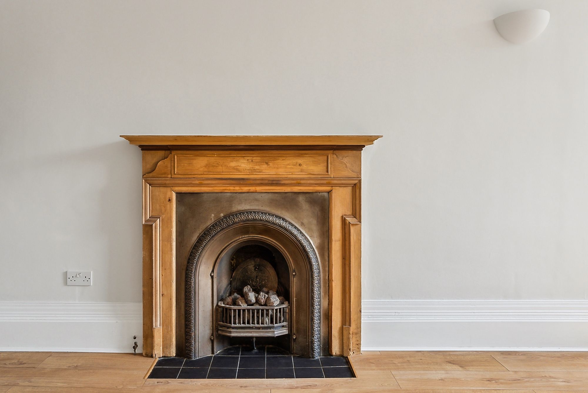 Flat Fellows Road in Greater London
