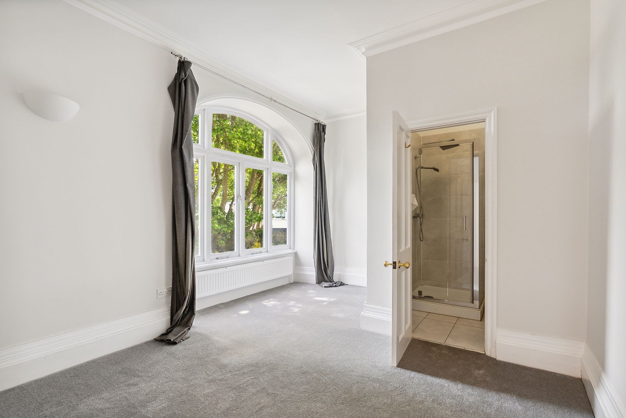 Flat Fellows Road in Greater London