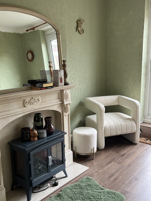 Room Wick Road in Bristol