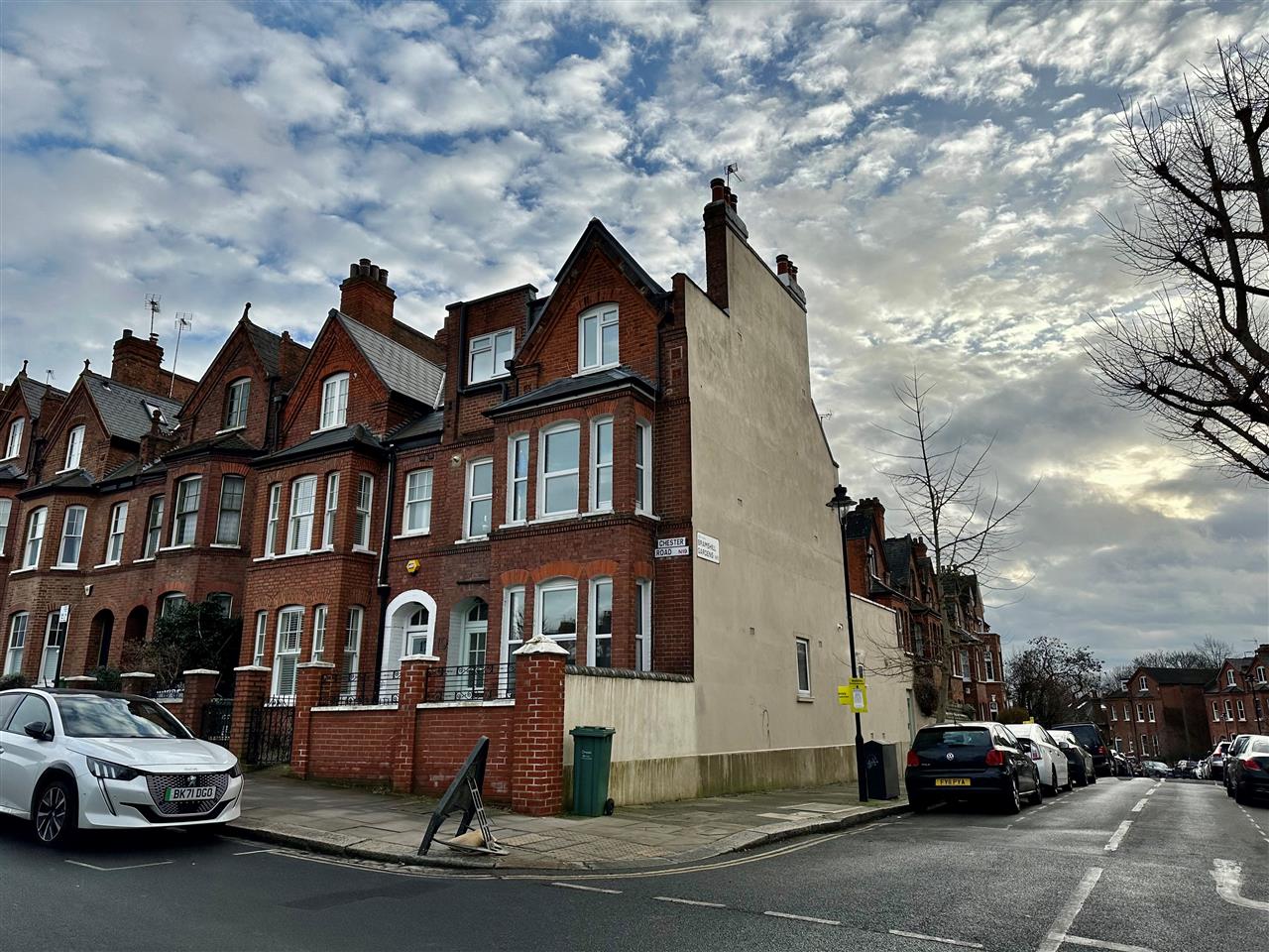 Flat Bramshill Gardens in Greater London