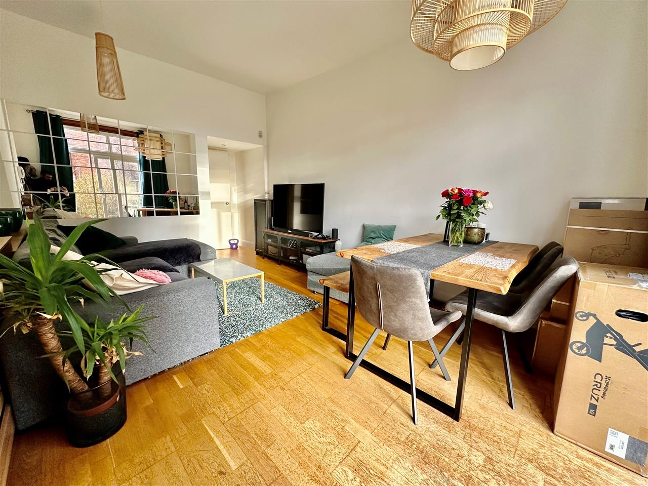 Flat Bramshill Gardens in Greater London