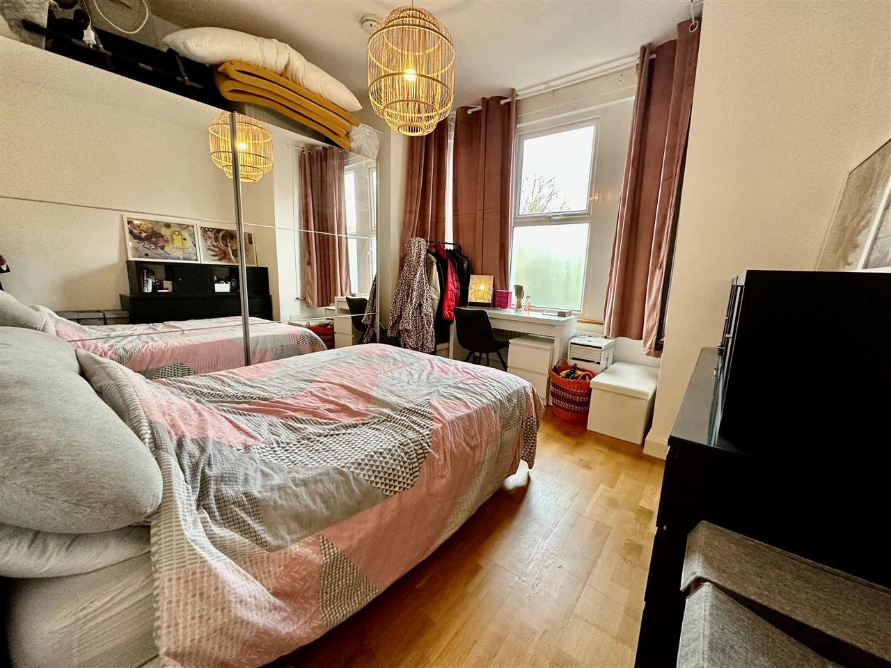 Flat Bramshill Gardens in Greater London
