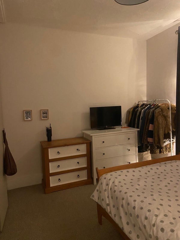 Room Cheltenham Road in Bristol