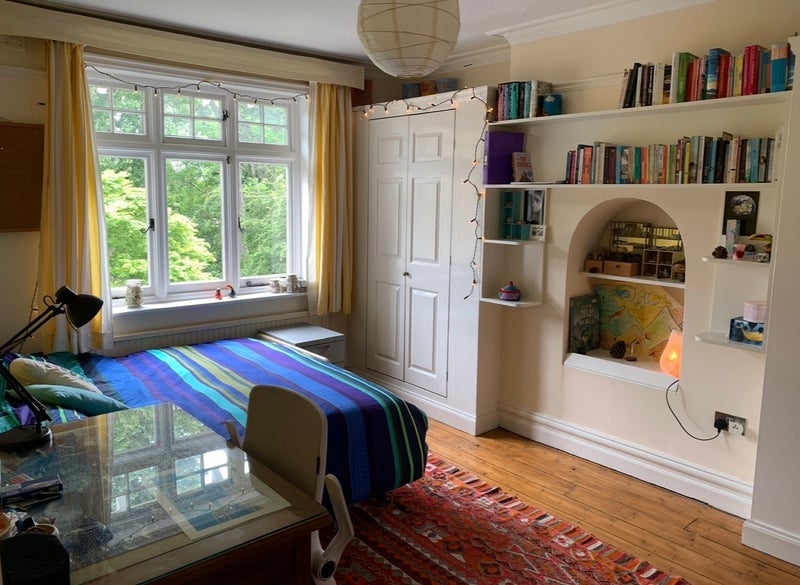 Room Finchley Way in Greater London