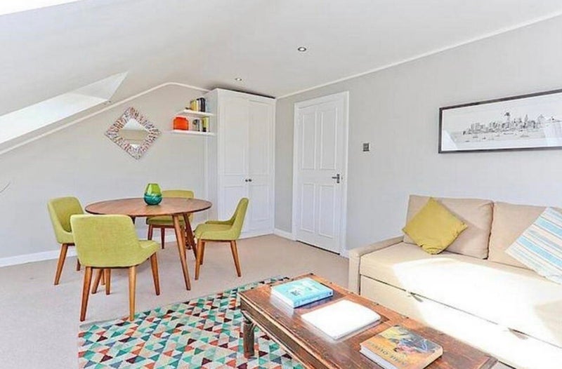 Room North End Road in Greater London