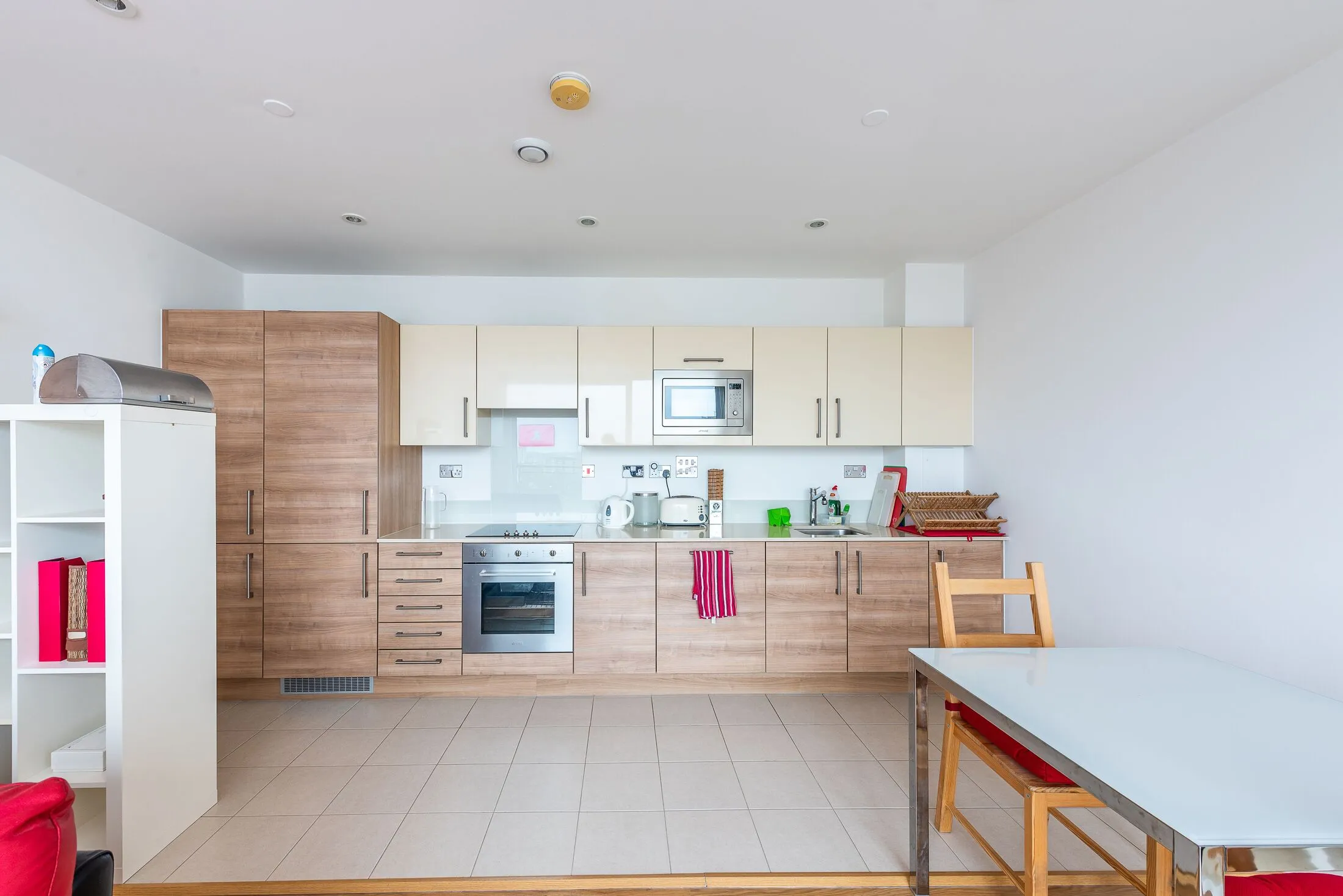 Flat Thorparch Road in Greater London