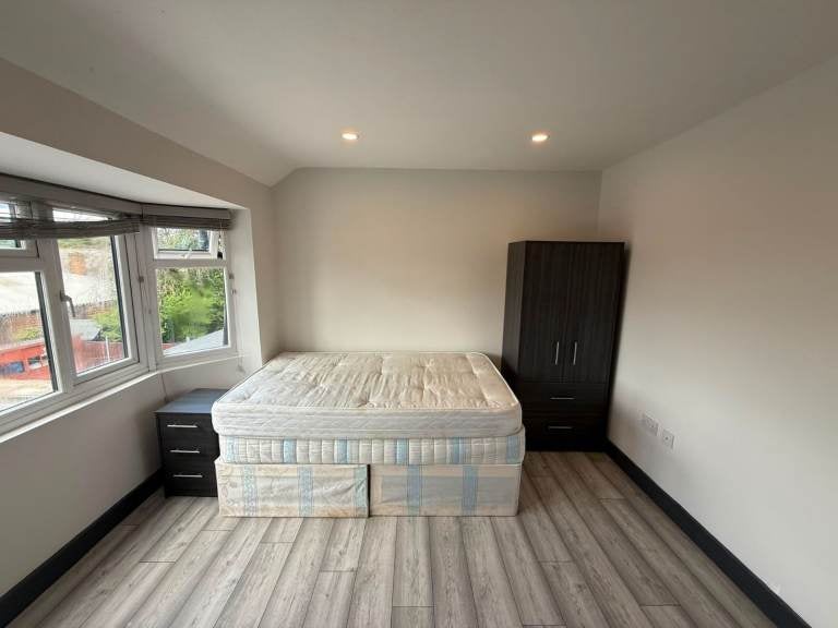 Flat Francis Road in Greater London